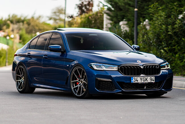 BMW 5.20i Black (G30) - Arceo Wheels