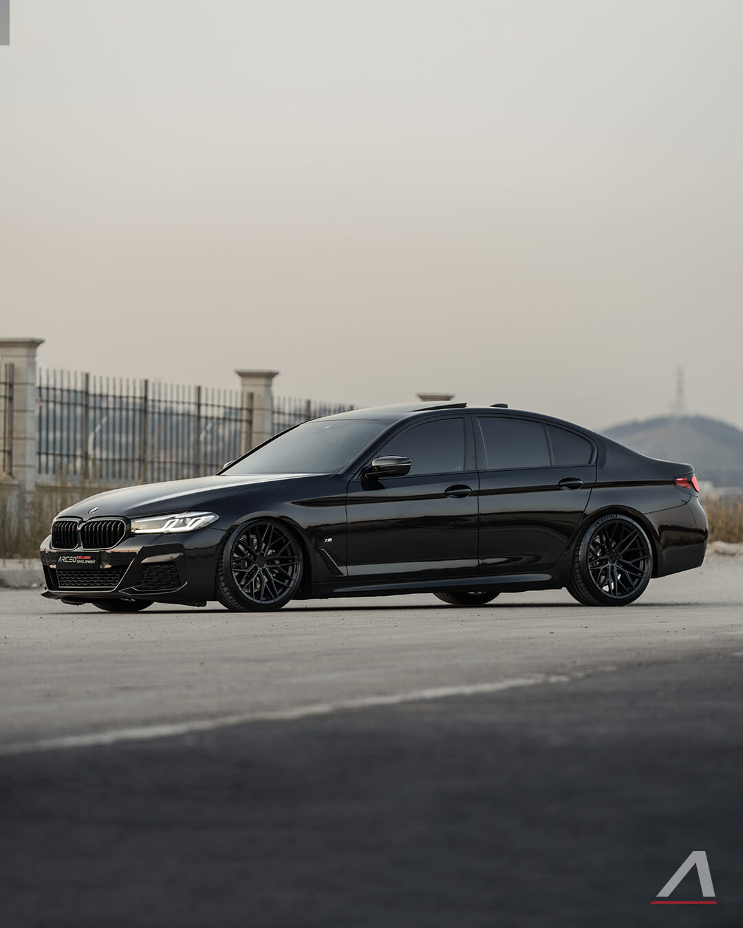 BMW 5.20i Black (G30) - Arceo Wheels